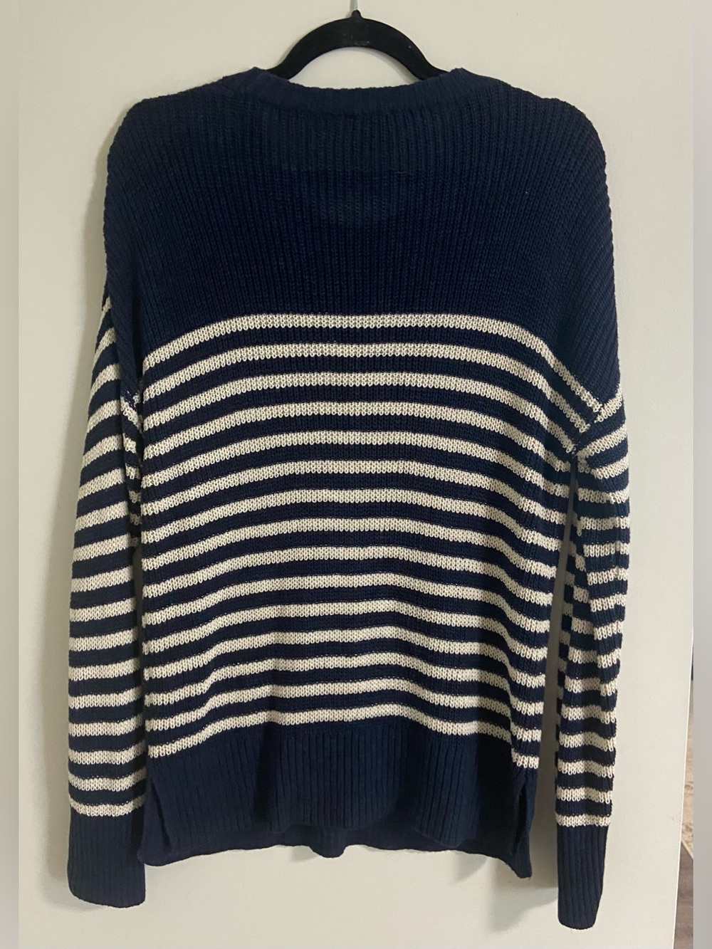 Miramar Linen Crewneck in Lighthouse Point - Picture 7 of 9